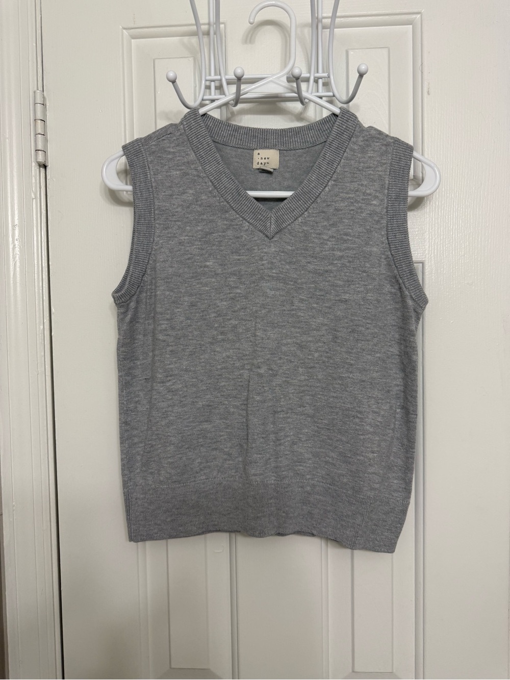 Target Gray V-Neck Knit Sleeveless Tank
